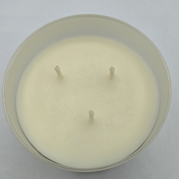 Bath and Body Works Vanilla Bean Noel 3 wick Candle - Picture 3 of 5